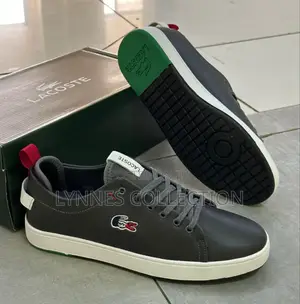 Lacoste Sneakers