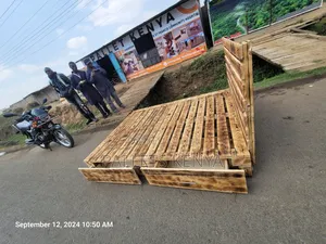 Pallet Kenya Pallet Beds - 5x6 With Drawers