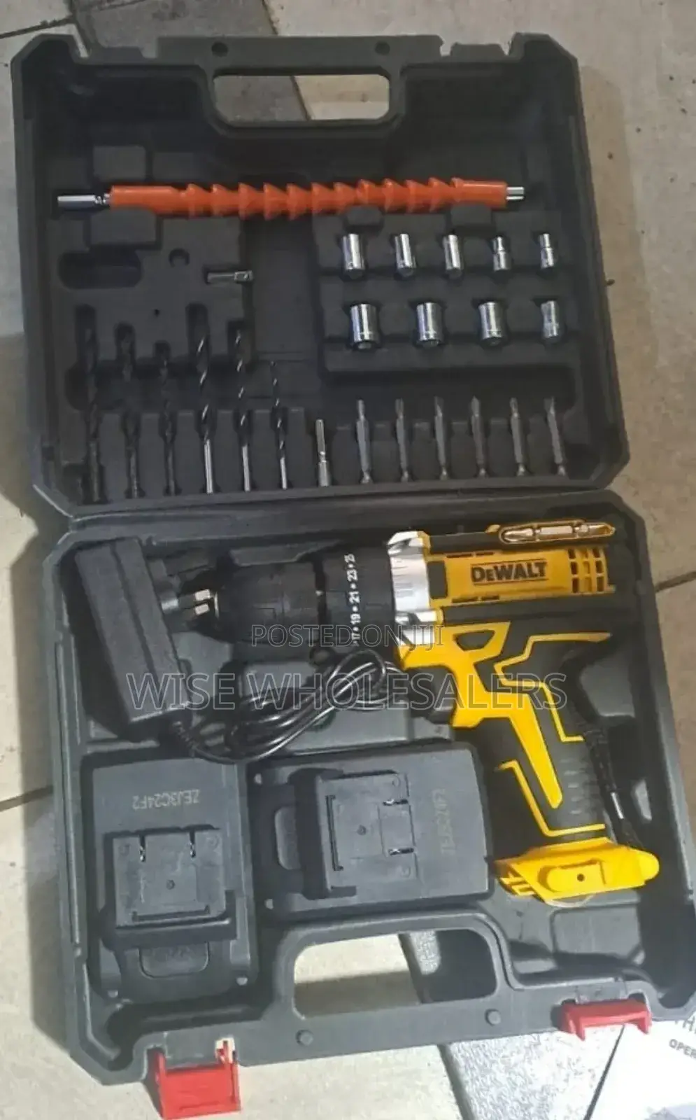 Dewalt Tool Kit With Powerful 21V Cordless Drill * 
