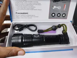 LED Flashlight With Zoom Function and 10-Hour Endurance