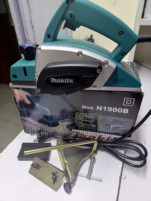 Makita Electric Planer 680w