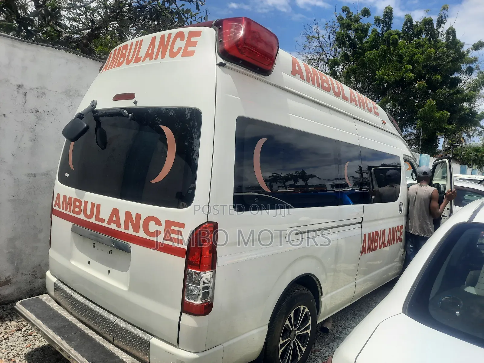 Toyota HiAce 2017 White