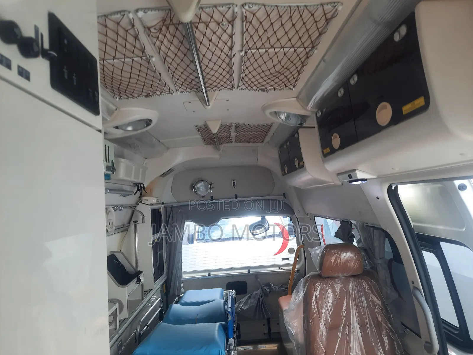 Toyota HiAce 2017 White