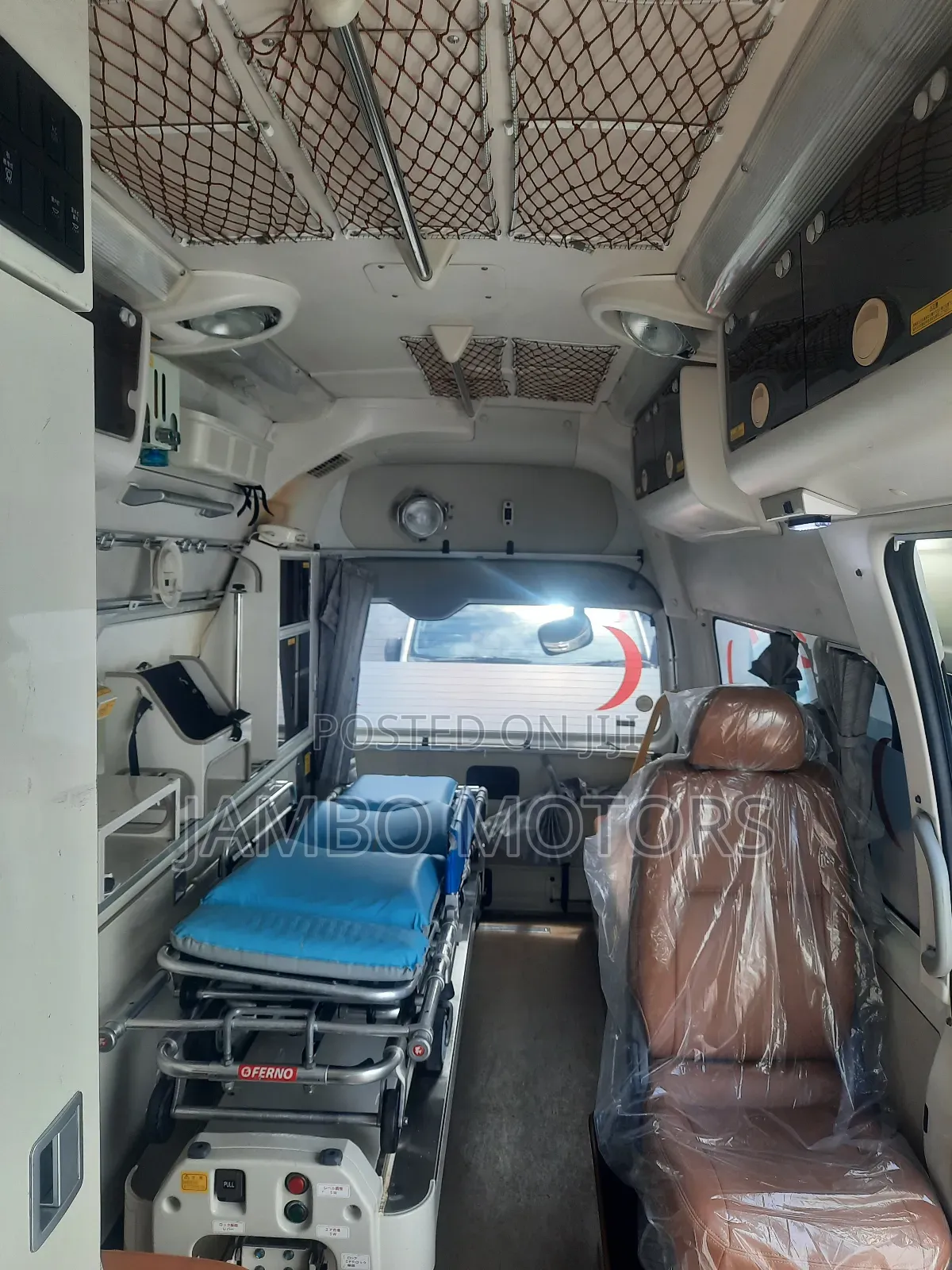 Toyota HiAce 2017 White