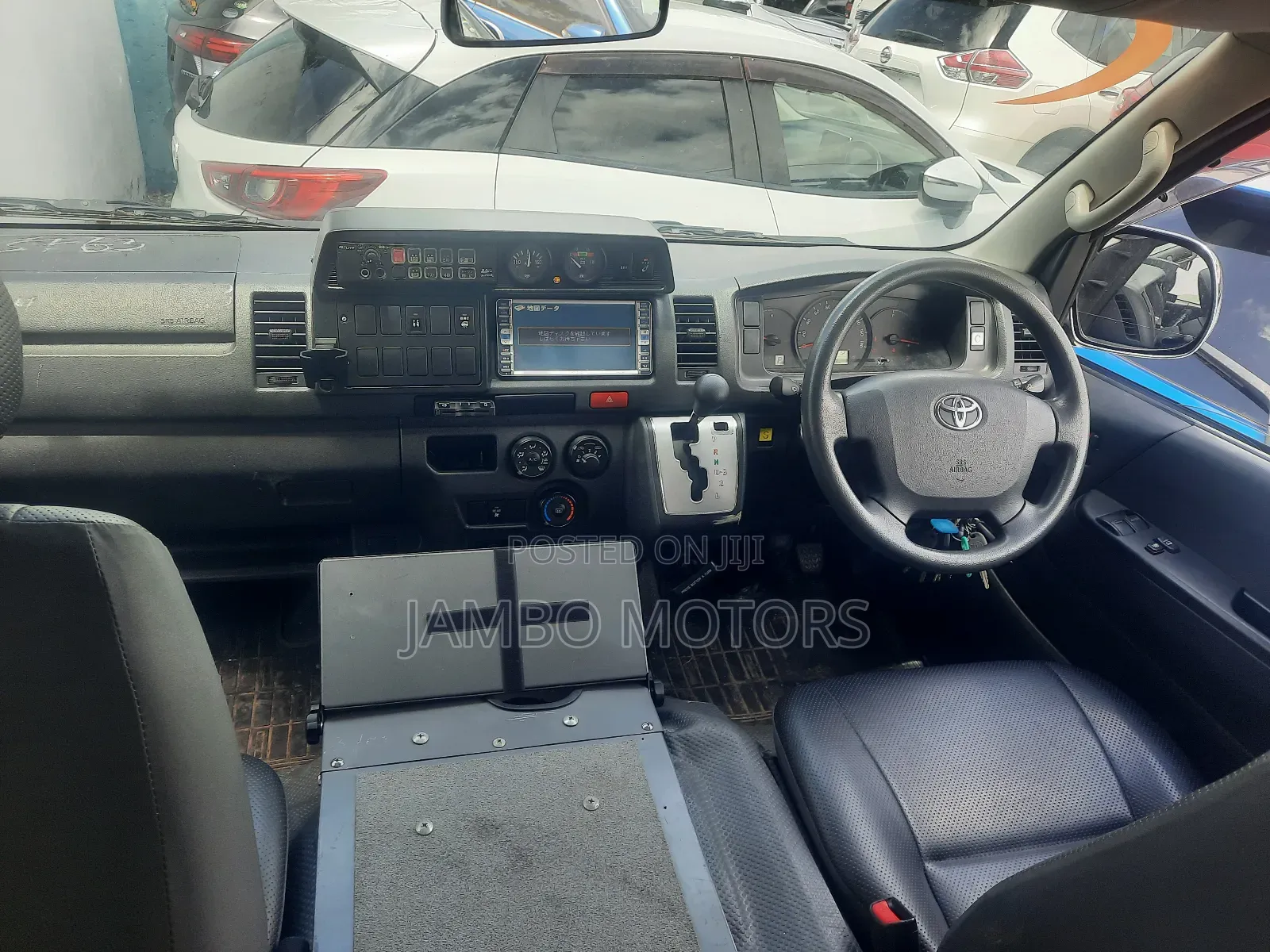 Toyota HiAce 2017 White