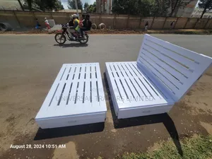 Detachable White Pallet Bed - 5*6 Bed