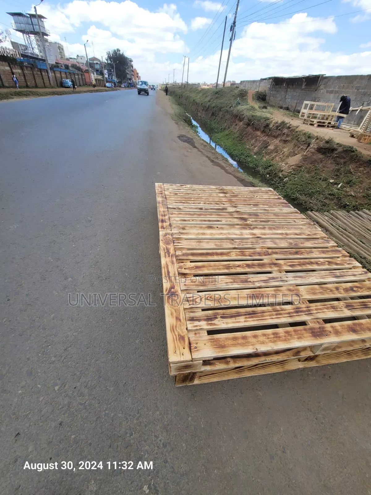 DIY Detachable Pallet Bed in Rustic Color - Size 5x6 Bed