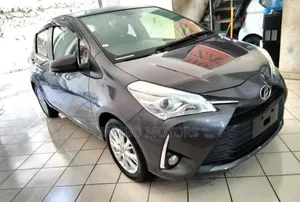 Toyota Vitz 1.3 FWD 5dr 2018 Gray