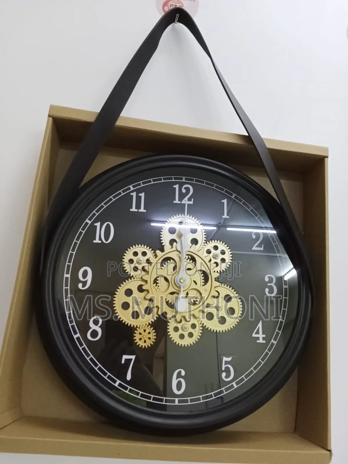 *Rotating Moving Gear Wall Clock*