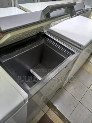 150L Von Hotpoint Deep Freezer