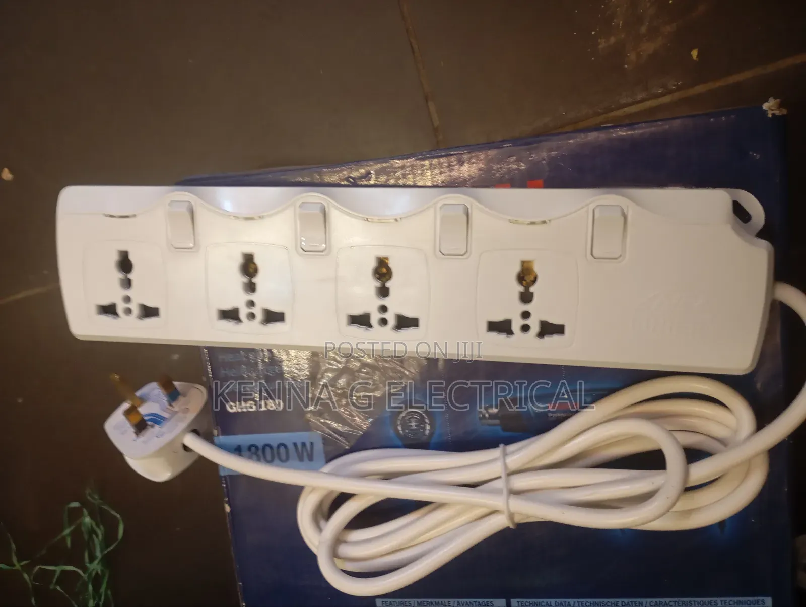 Universal 3 Pin R Way Outlet Extension Socket 4way