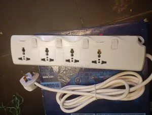 Universal 3 Pin R Way Outlet Extension Socket 4way