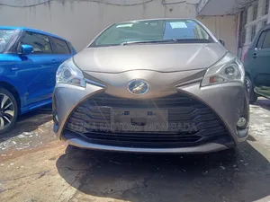 Toyota Vitz 2017 Gray