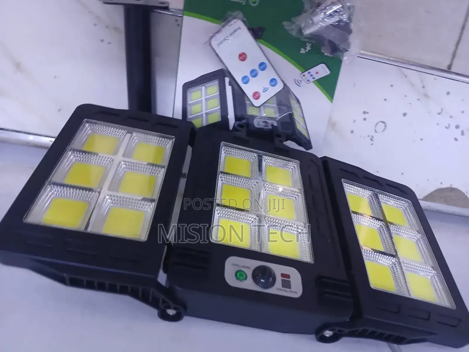 Solar Light 300W Solar Powered Intelligent Foldable Light