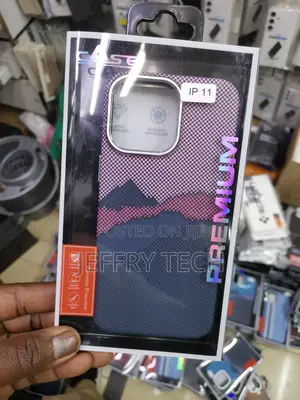 Night Glow Magnetic Carbon Design Phone Case for iPhone 11