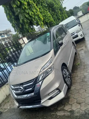 Nissan Serena 2019 Gold