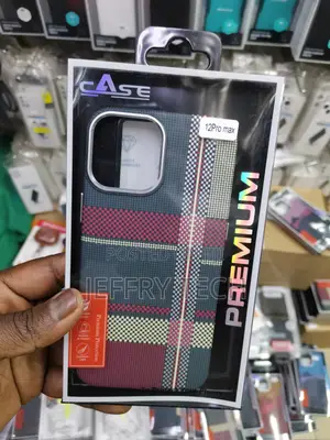 Magnetic Carbon Fibrdesign Phone Case for iPhone 12 Pro Max