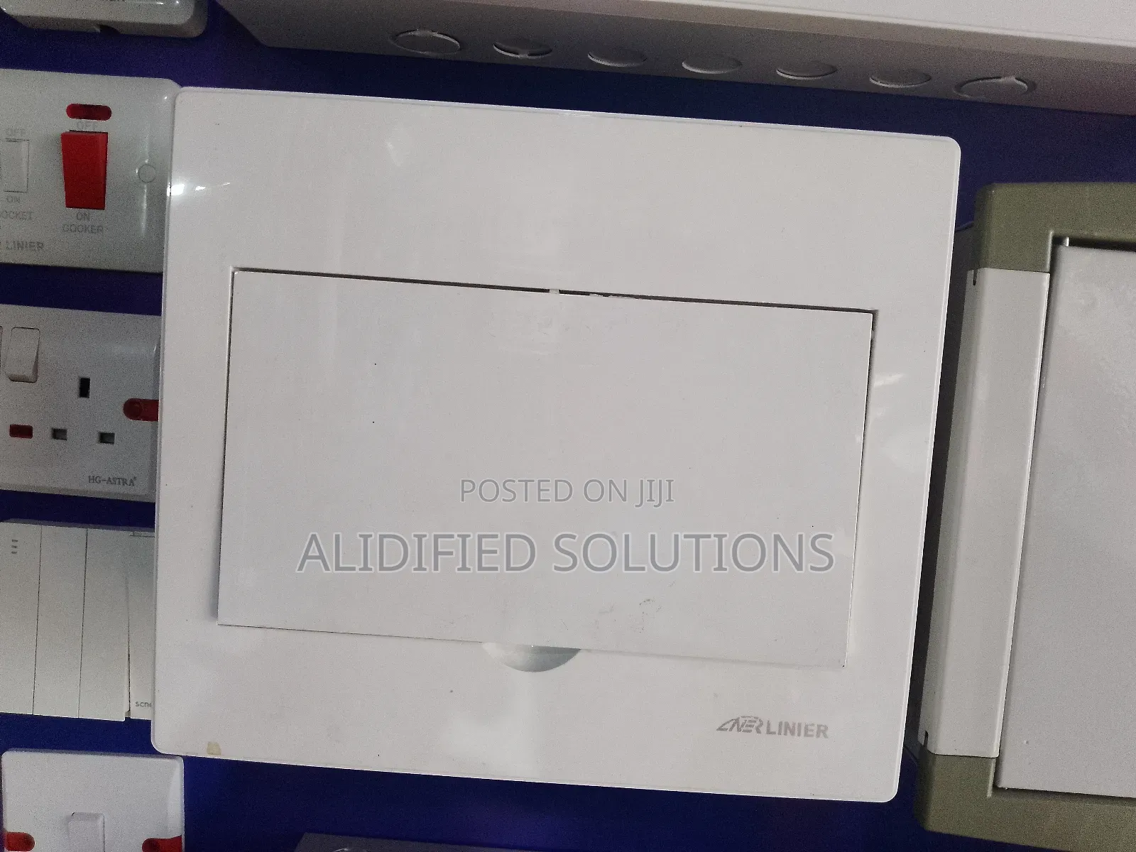 Linear Consumer Unit 8way