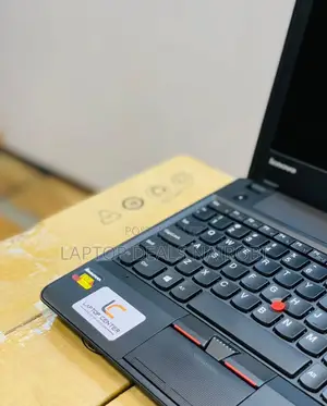 Laptop Lenovo ThinkPad X131e 4GB Intel SSD 128GB