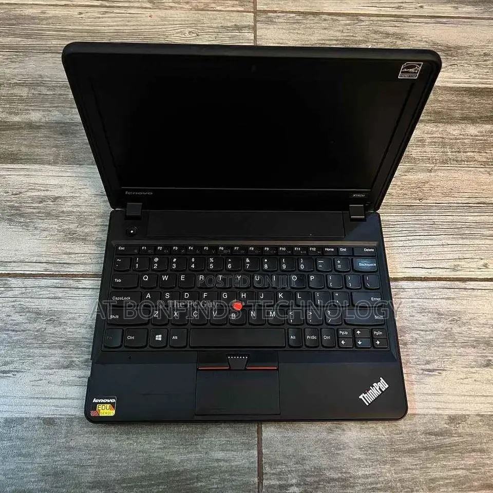 Laptop Lenovo ThinkPad X131e 4GB Intel Celeron HDD 500GB