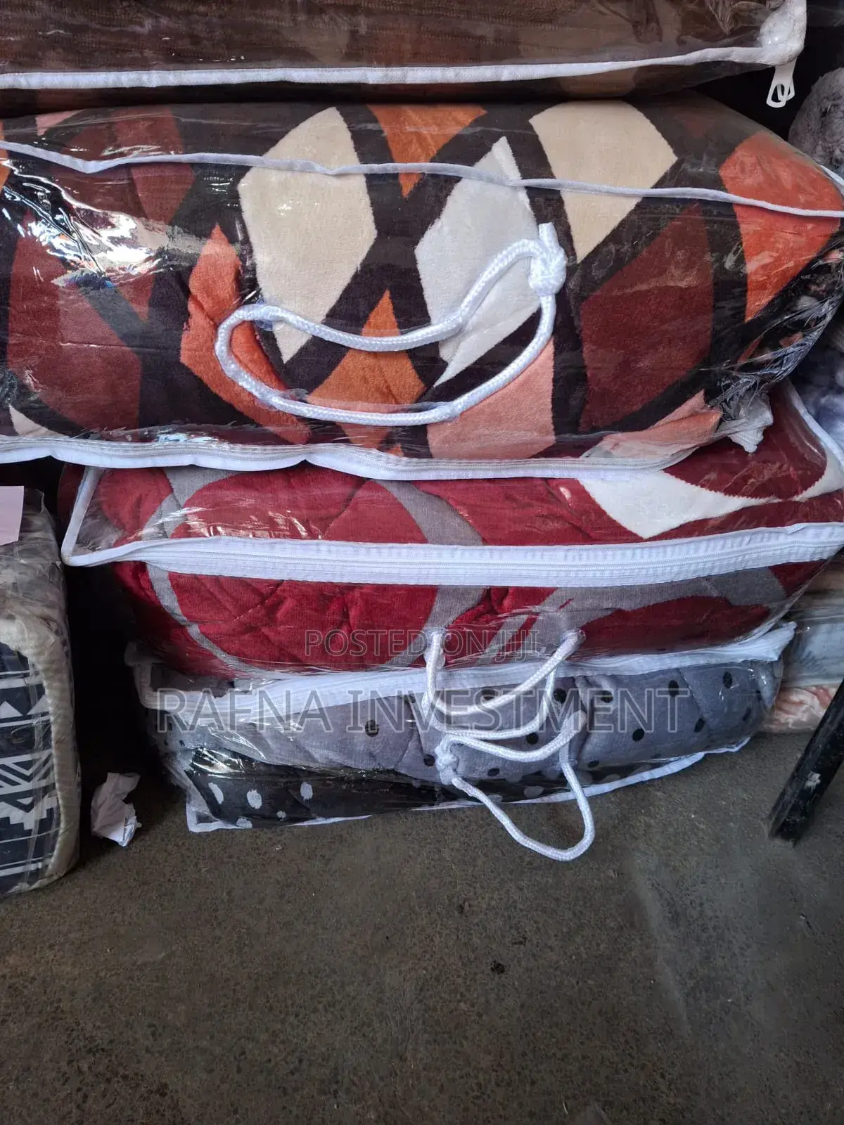 Woolen Blankets at 1499