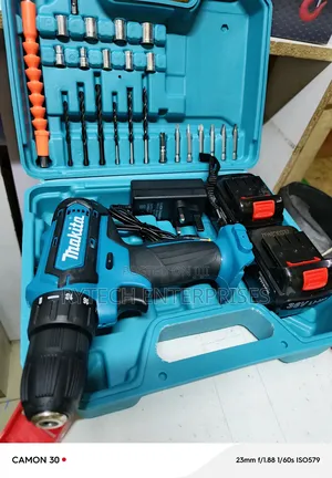 Cordless Drill/ Makita Rechargeable Drill Set