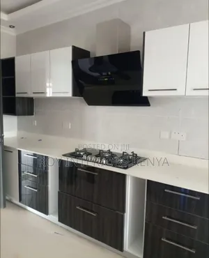 Kitchen Cabinets, Hood Banners Installation