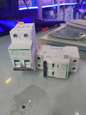 Schneider 32amp 1000V DC Breaker