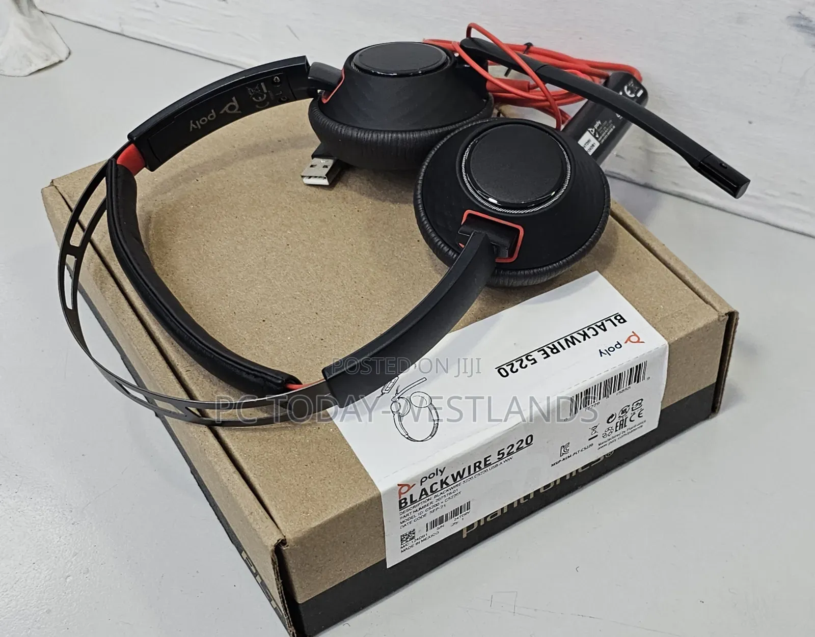 Poly Plantronics Blackwire C5220 Black/Red on the Earheadset