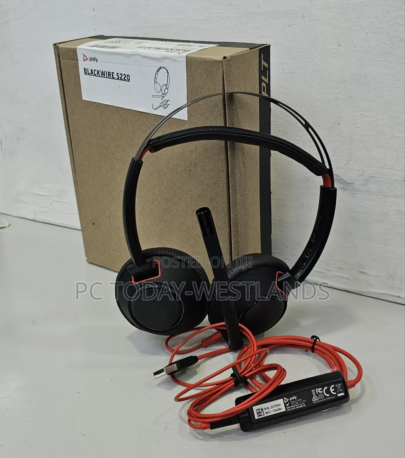 Poly Plantronics Blackwire C5220 Black/Red on the Earheadset
