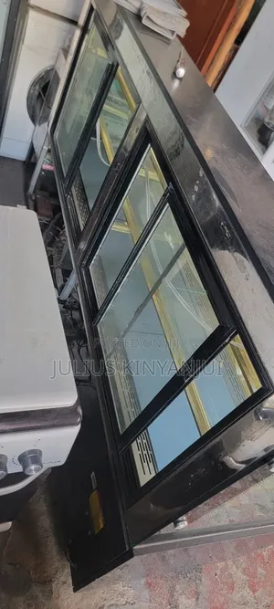 Cake Commercial Chiller