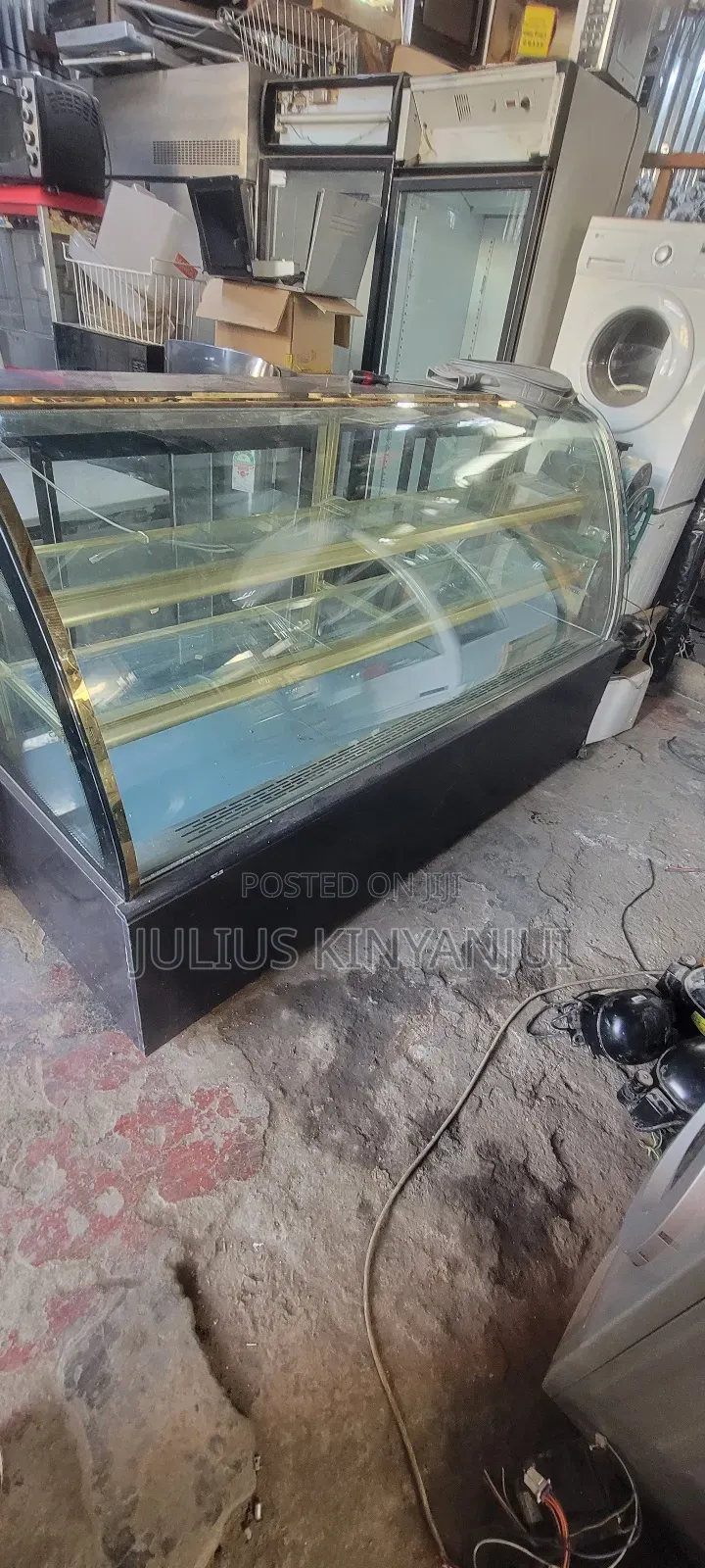Cake Commercial Chiller