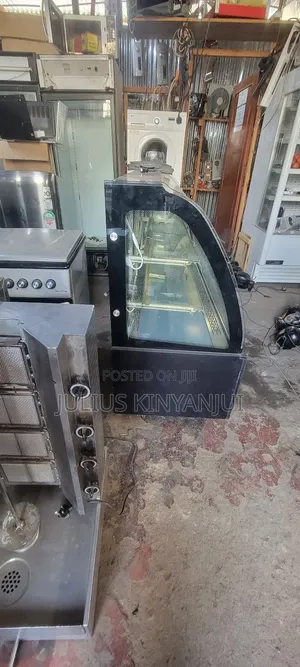 Cake Commercial Chiller