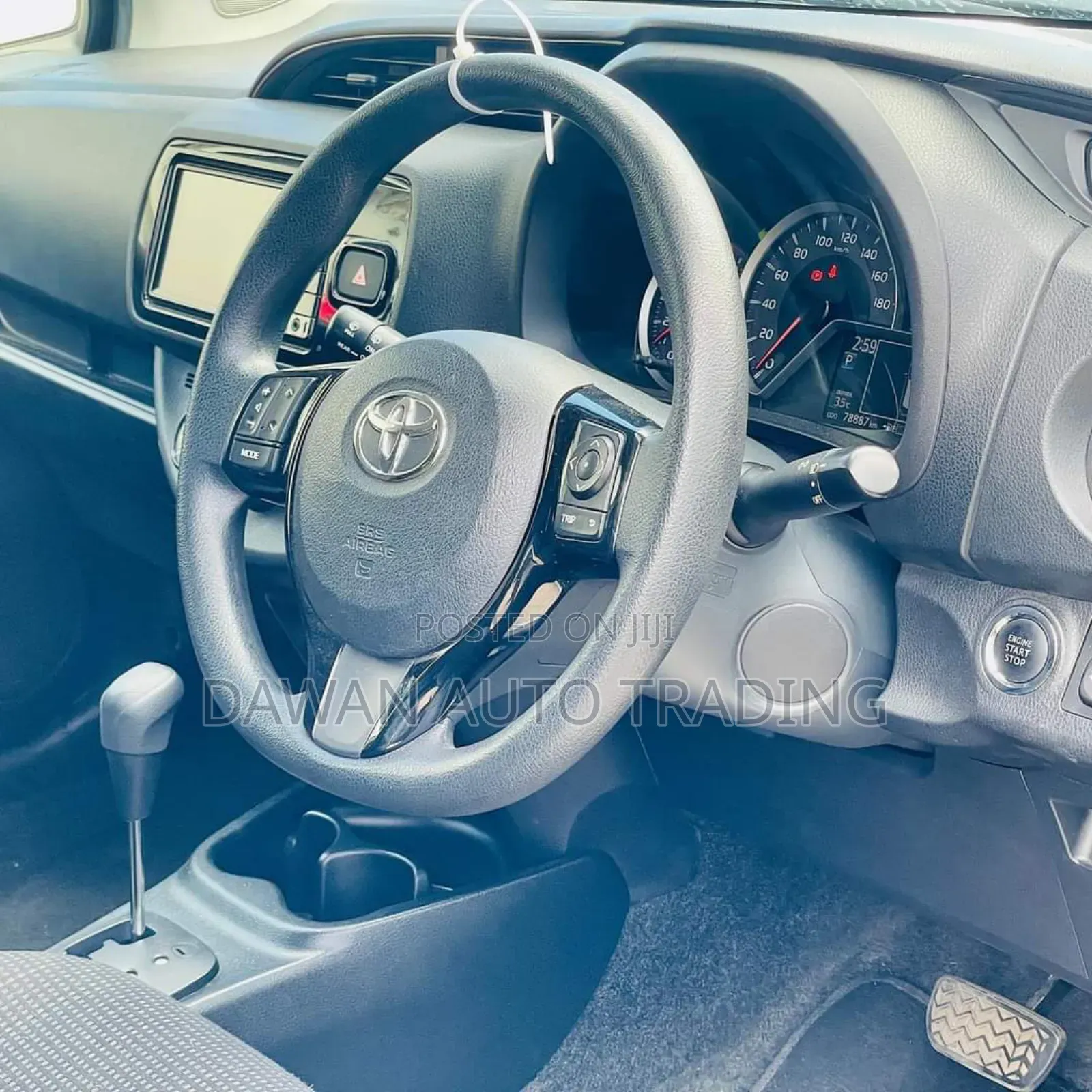 Toyota Vitz 1.3 AWD 5dr 2017 Silver