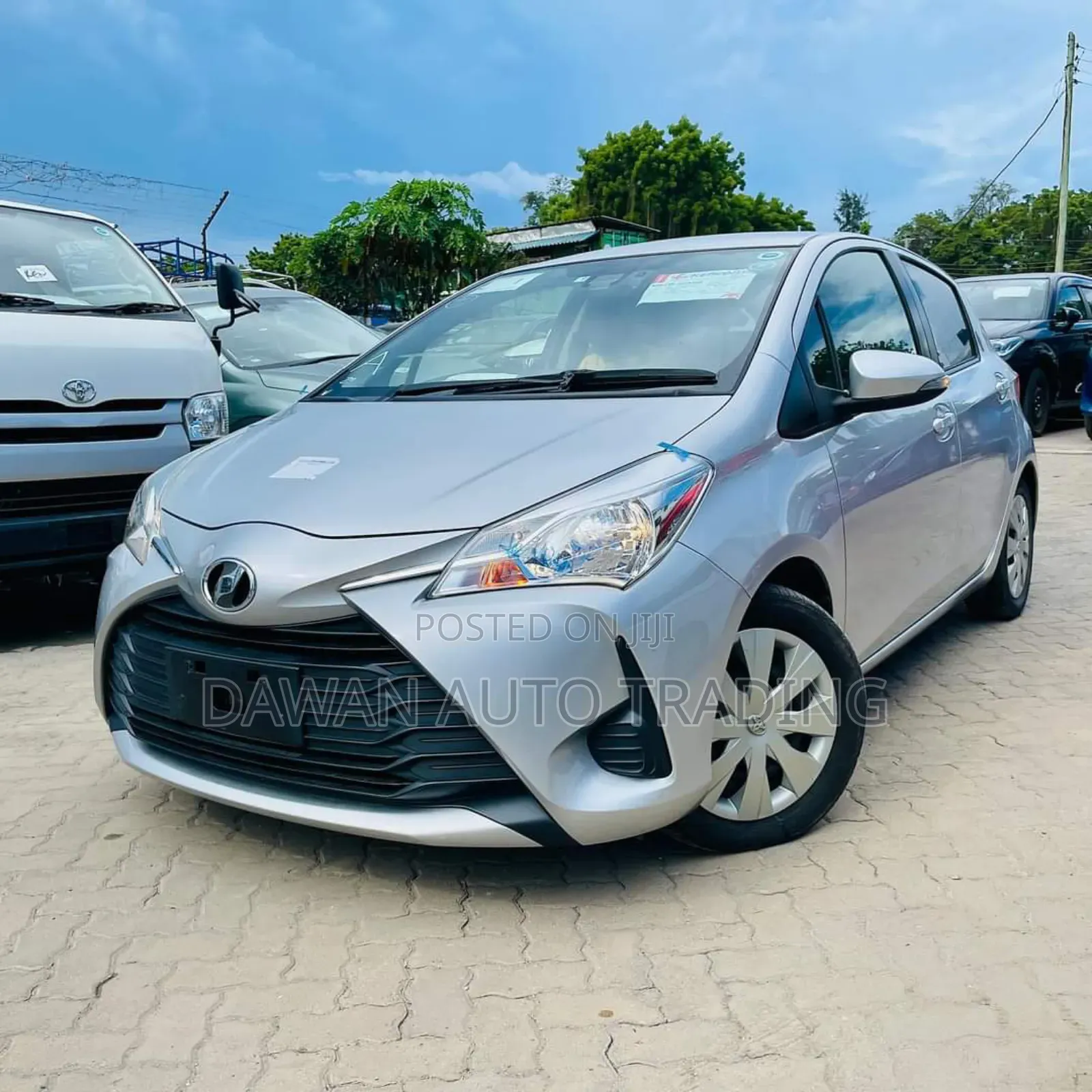 Toyota Vitz 1.3 AWD 5dr 2017 Silver