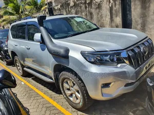 Toyota Land Cruiser Prado 2018 Silver