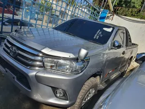 Toyota Hilux 2017 Silver