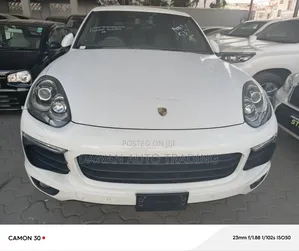 Porsche Cayenne 2017 White