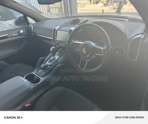 Porsche Cayenne 2017 White