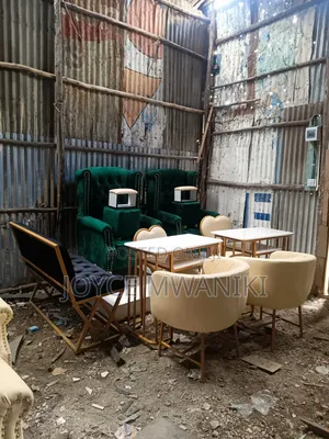 Pedicure Set, Platform, Waiting Bench and 2 Manicure Sets.