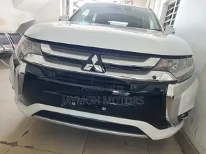 Mitsubishi Outlander 2018 White