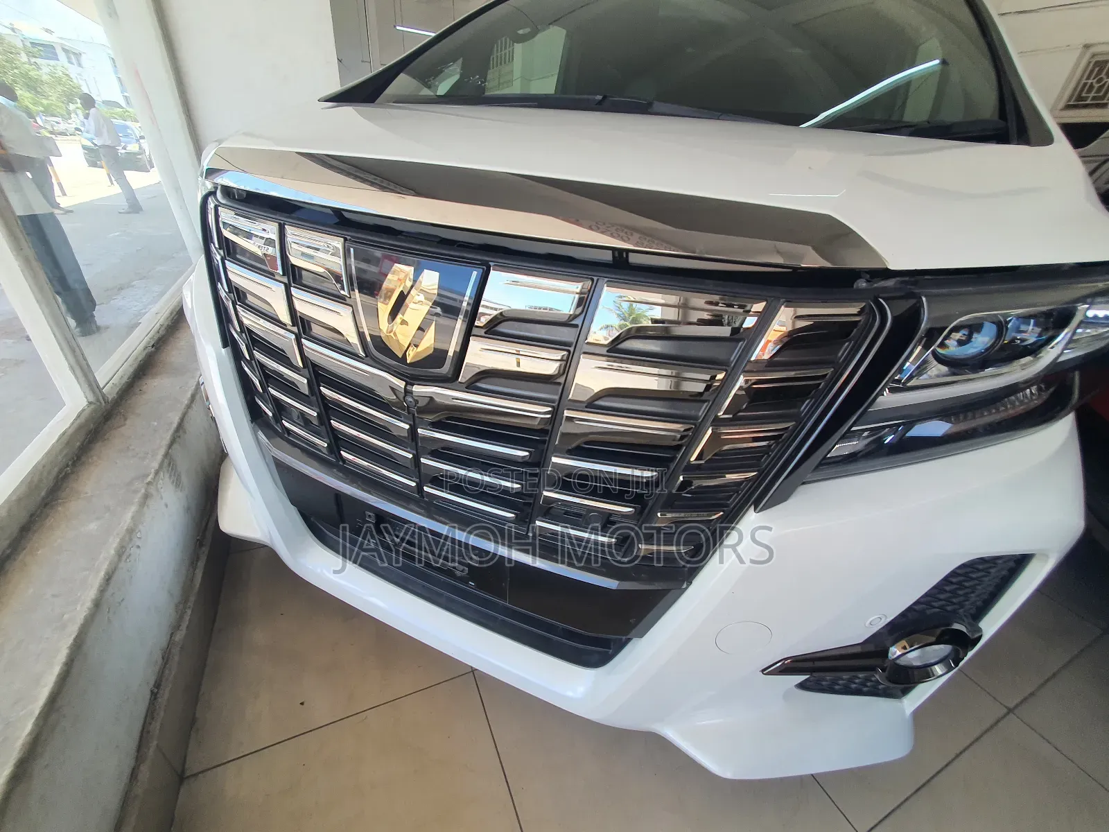 Toyota Alphard 2018 White