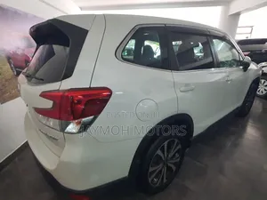 Subaru Forester 2018 White