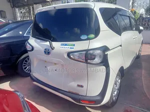 Toyota Sienta 2017 White
