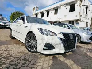 Toyota Crown 2017 White