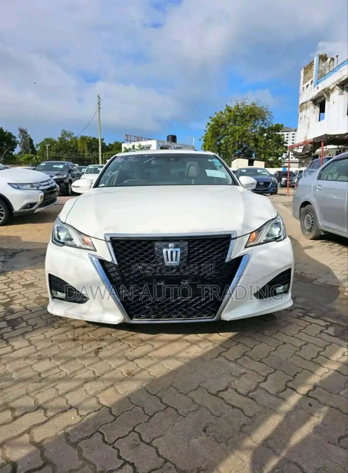 Toyota Crown 2017 White