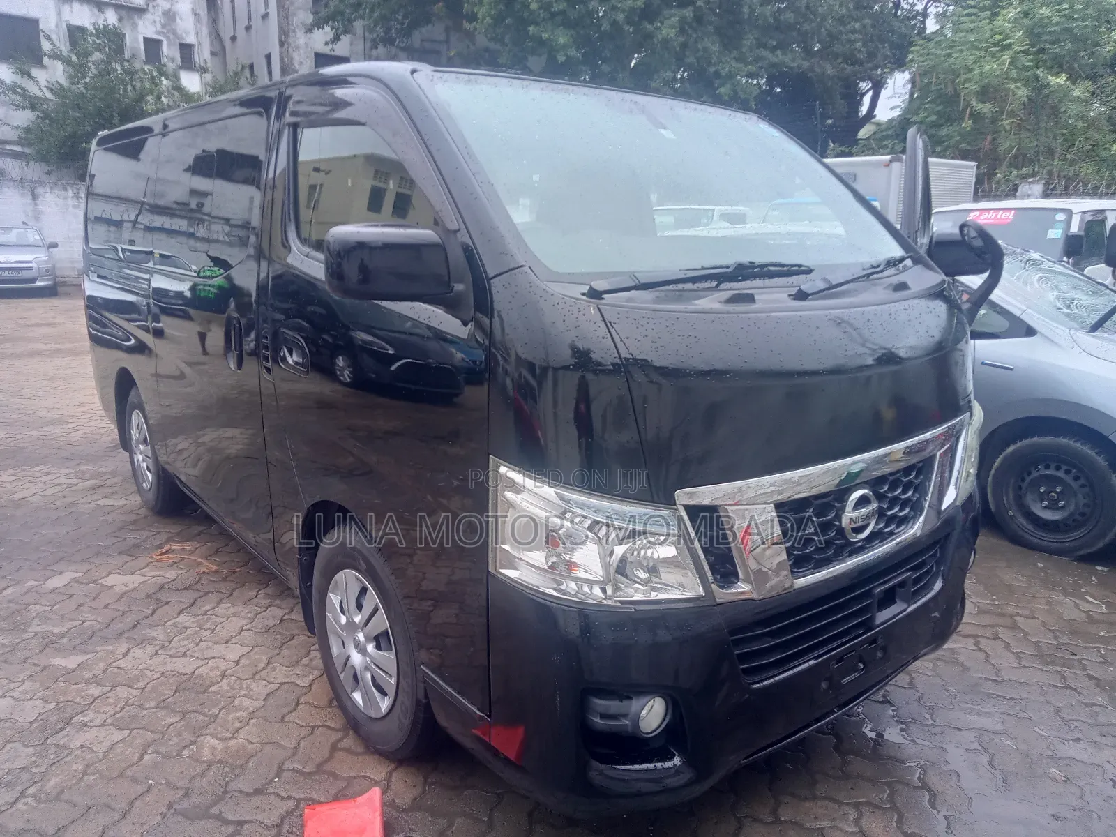 Nissan Caravan (Urvan) 2018 Black