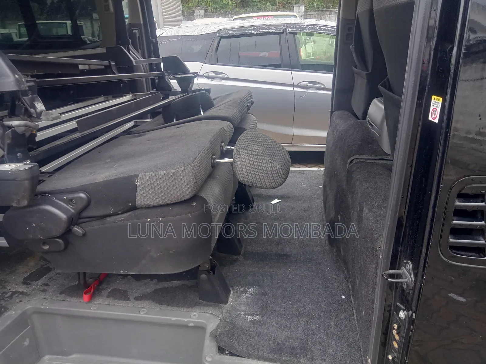 Nissan Caravan (Urvan) 2018 Black