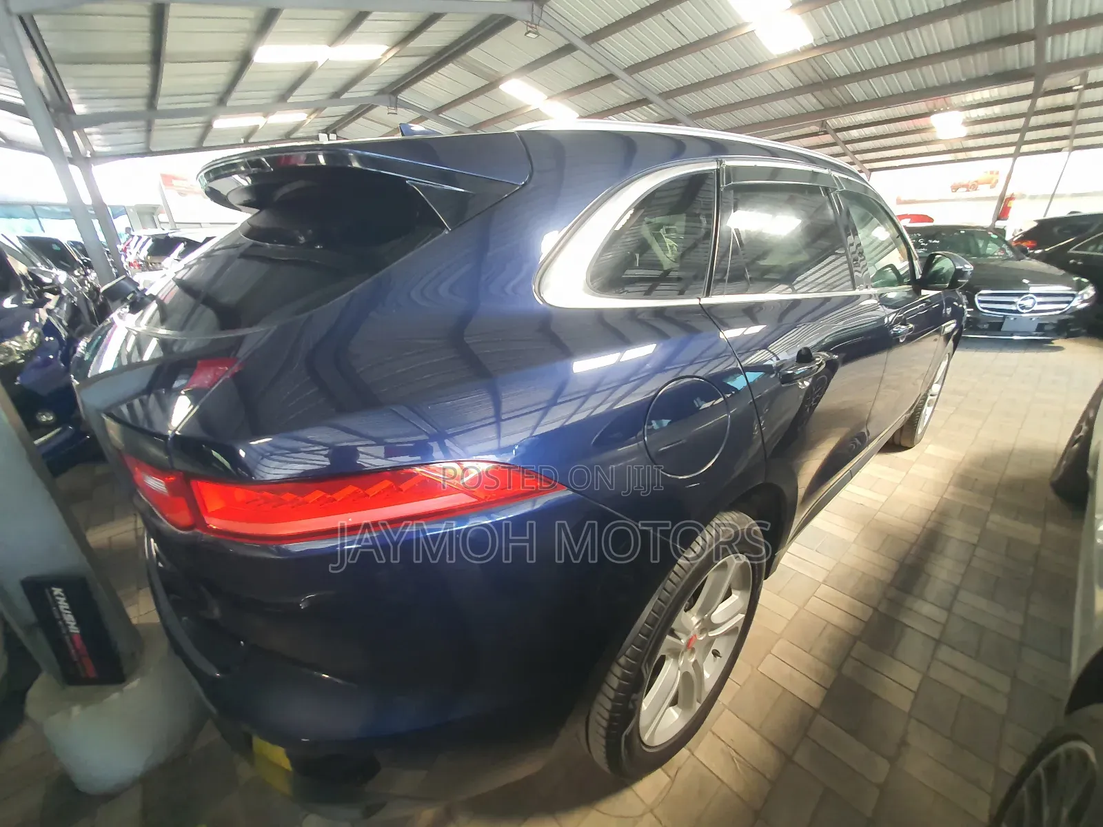Jaguar F-Pace 2018 Blue
