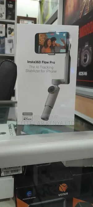 Insta360 Flow Pro Smartphone Gimbal Stabilizer
